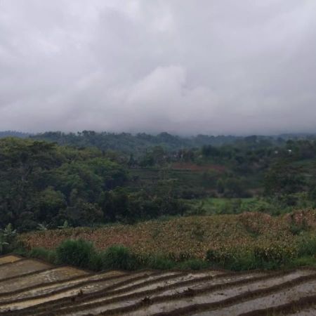 Puri Kahuripan Kediri  Exterior foto
