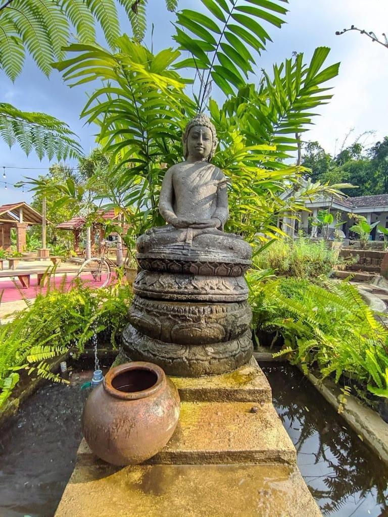 Puri Kahuripan Kediri  Exterior foto